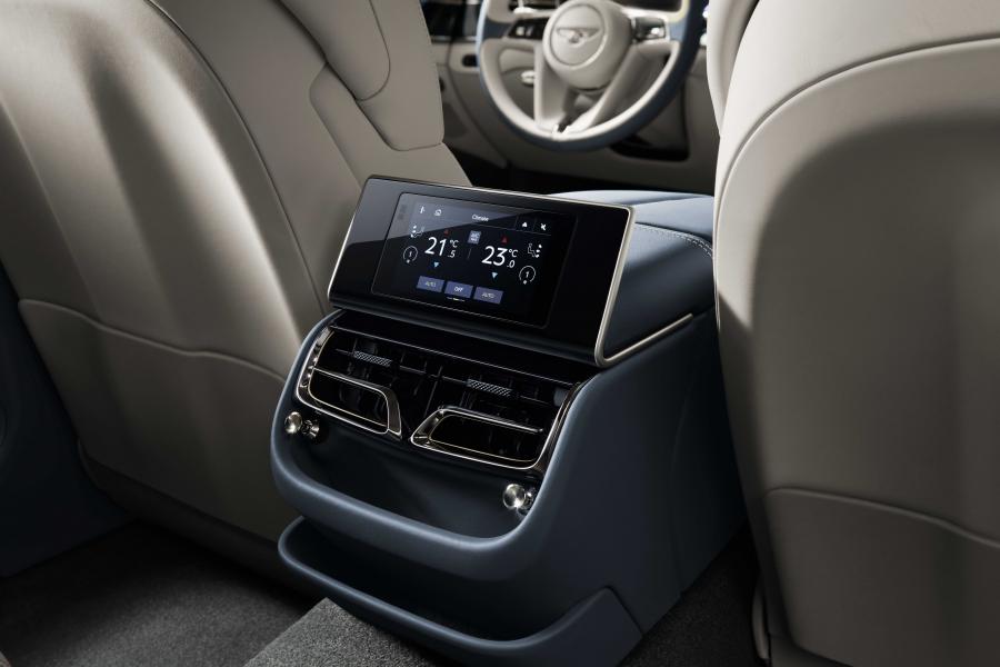 Детали интерьера Bentley Flying Spur First Edition 2019 года  (WW) (фото 16 из 16)